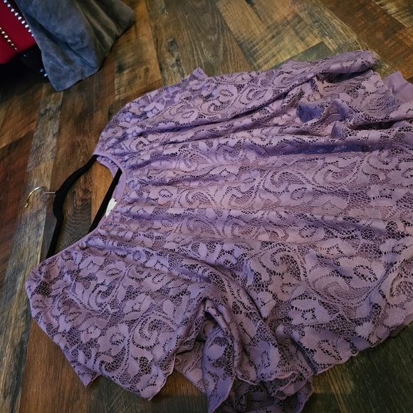 Elegant Lace Purple Nightgown - Picture 4 of 6